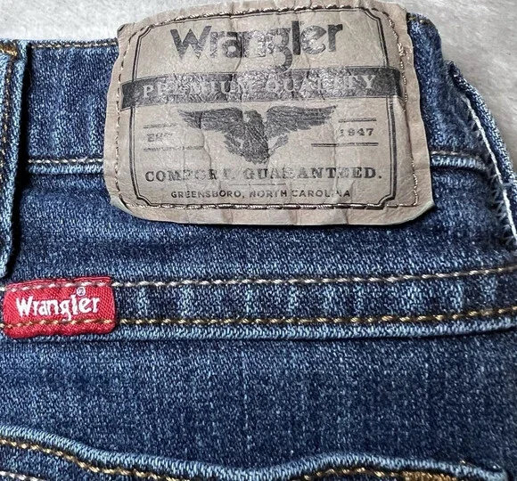 Wrangler Jeans Mens Size 40x32 Blue Relaxed Boot Cut Premium Quality Denim - Picture 6 of 13